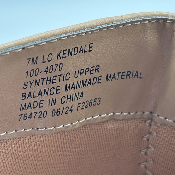 Liz Claiborne Kendale Two-Tone Ankle Boots Tan & Black Cap Toe Sz 7M Vegan NWT - Picture 8 of 9